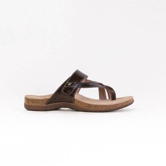 NEW TAOS women's perfect sandal in mocha - Picture 1 of 6